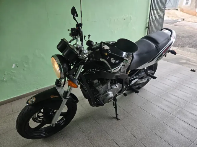 MOTO EM ÓTIMO ESTADO