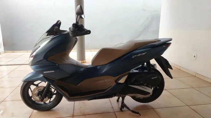 VENDO PCX 160 DLX IMPECÁVEL