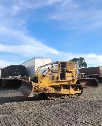 Trator de Esteira Komatsu d50 A 1978 REVISADO