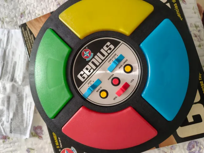 Jogo Genius Original da Estrela na caixa