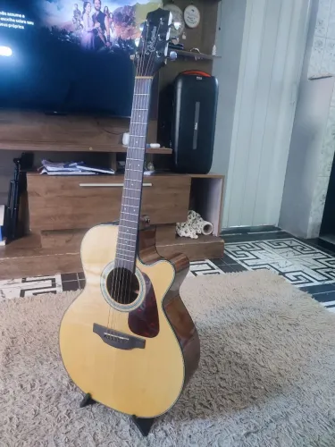 Violão takmine 