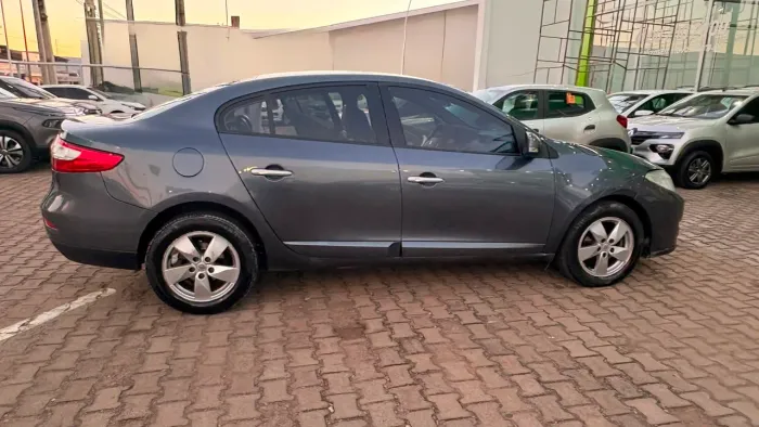 Renault Fluence Sed. Dynamique 2.0 16V Flex Aut. 2012