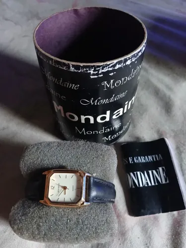 Relógio Mondaine Feminino Quadrado Dourado - Estilo Retrô Vintage (Na Caixa)