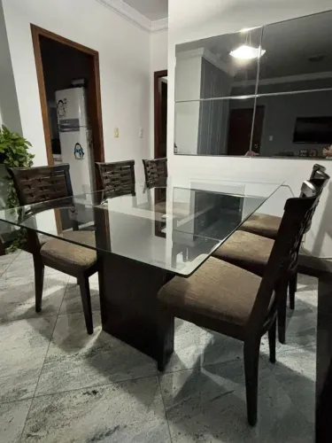 Mesa de jantar 6 lugares + aparador 