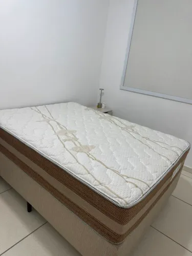 Cama de casal nova