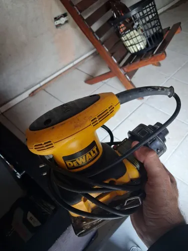 Lixadeira dewalt