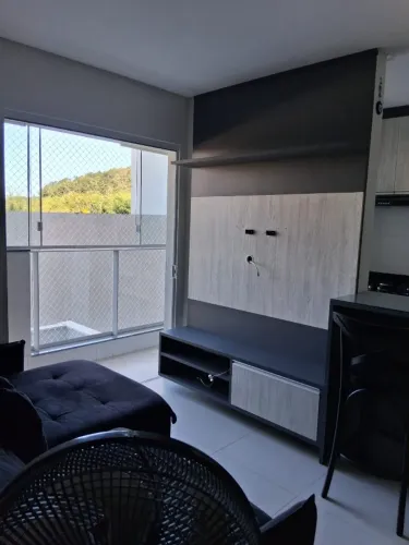 Locação Anual - Apartamento mobiliado com 2 dormitórios e 1 vaga - Praia Brava 