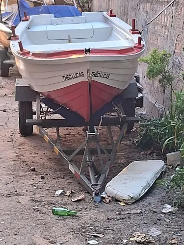 Vendo barco de fibra 