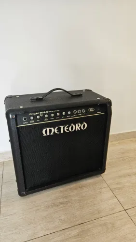 Amplificador guitarra Meteoro MGR-50
