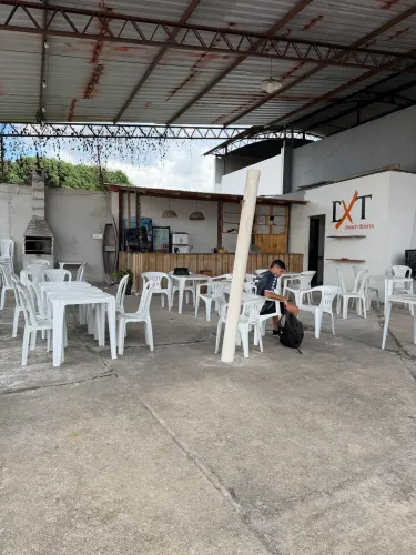 ARENA DE ESPORTE DE AREIA COM QUIOSQUE