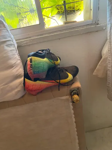 Chuteira Nike vini jr