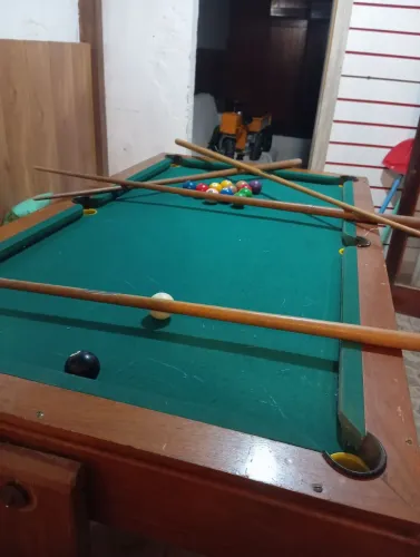 MESA DE SINUCA/MESA DE JANTAR GIRATÓRIA 'FALTA 2 BOLAS'