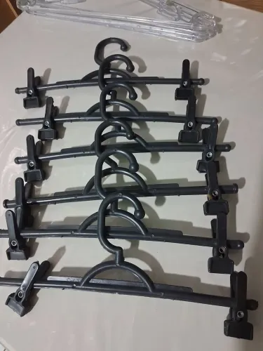 Cabides com presilha