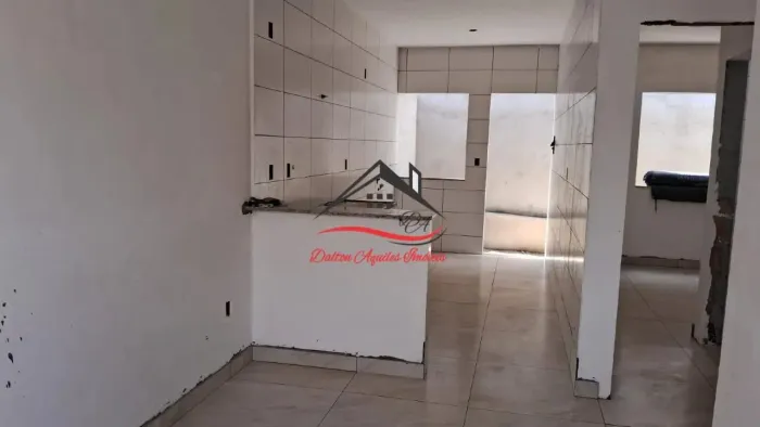 Casas Geminadas para Venda - 2 Quartos, 1 Banheiro, 1 Vaga - Iolanda, Ribeirão das Neves/M