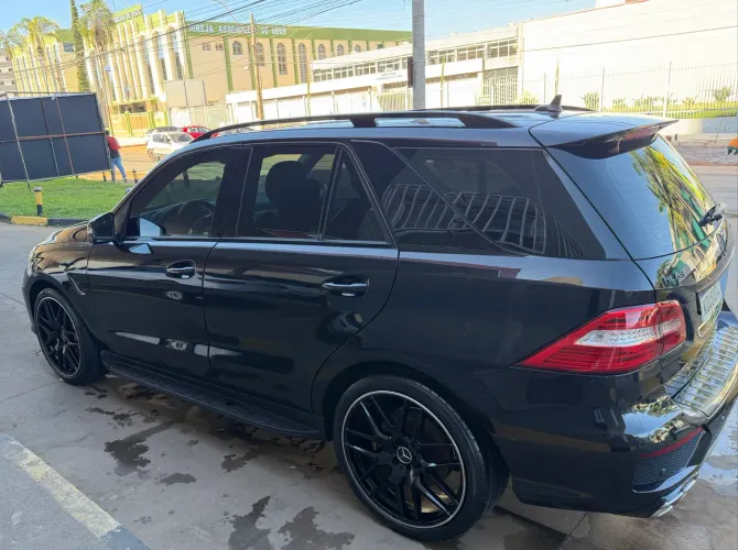 Mercedes-Benz ML-63 AMG 5.5 V8 Bi-turbo Aut. 2014