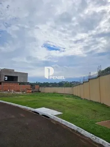 Terreno Condomínio Fechado com 435m² plano - Portal da Mata