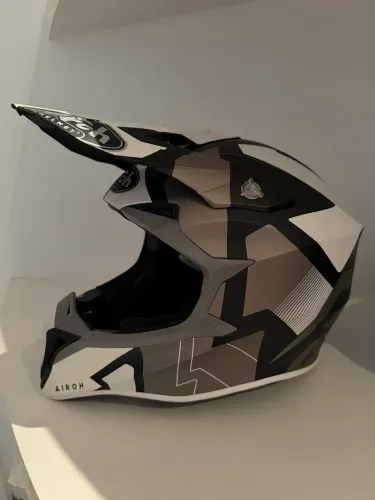 Capacete Airoh Wraap TAM. 60