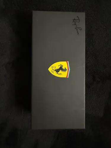 Óculos Rayban escuderia Ferrari