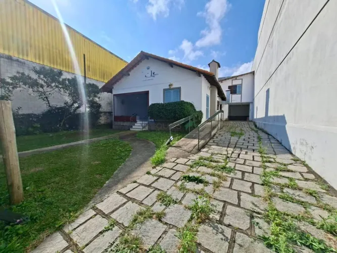 Casa comercial no centro da cidade para locação