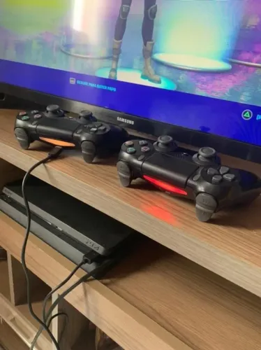 PlayStation 4 slim 1000gb