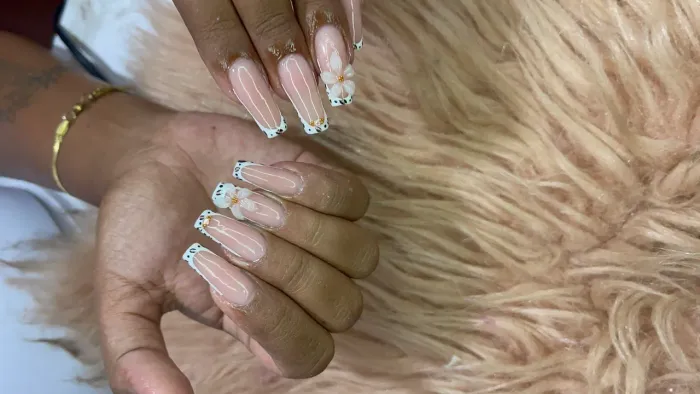 Alongamento de unhas