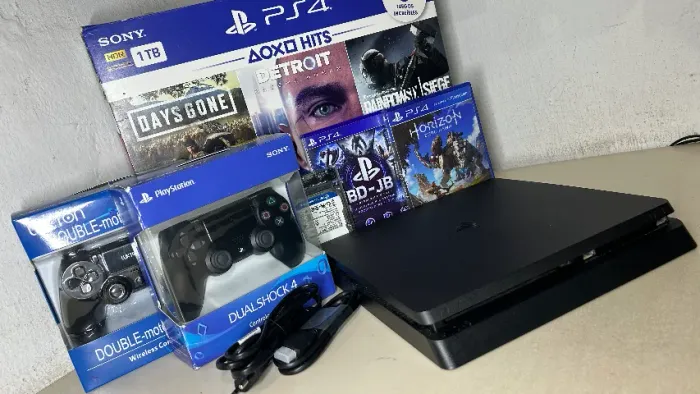PS4 Slim 1TB Desbloqueado + HD Externo + 140 Jogos, pronto para jogar.