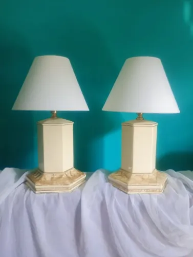 Antigo par de abajur / luminária de mesa em cerâmica vitrificada - Creme