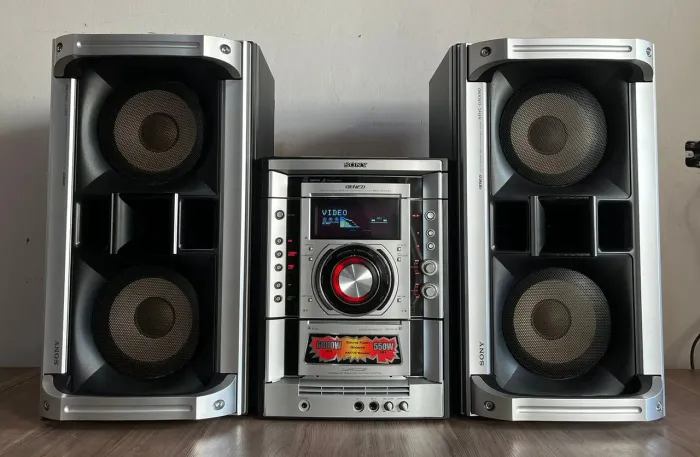 Mini System Sony Mhc-Gnx90 550 RMS Leia Descrição 