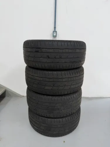 Pneus 275/45 R20