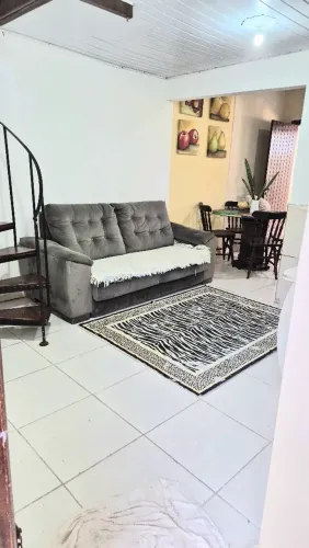 Alugo Sobrado em terreno familiar