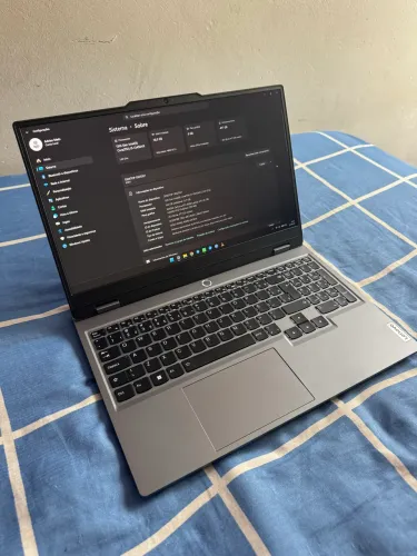 Notebook Gamer Lenovo LOQ 15IRX9 i5-13450HX RTX 4050 16GB 512GB SSD