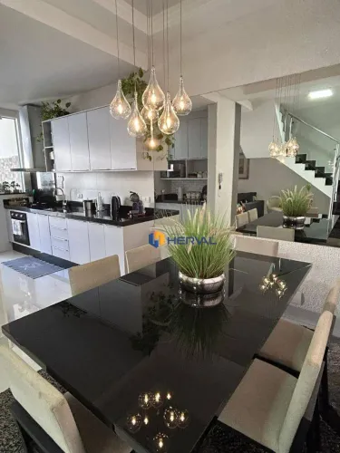 Casa com 3 quartos à venda, 180 m² por R$ 975.000 - Jardim Higienópolis - Maringá/PR