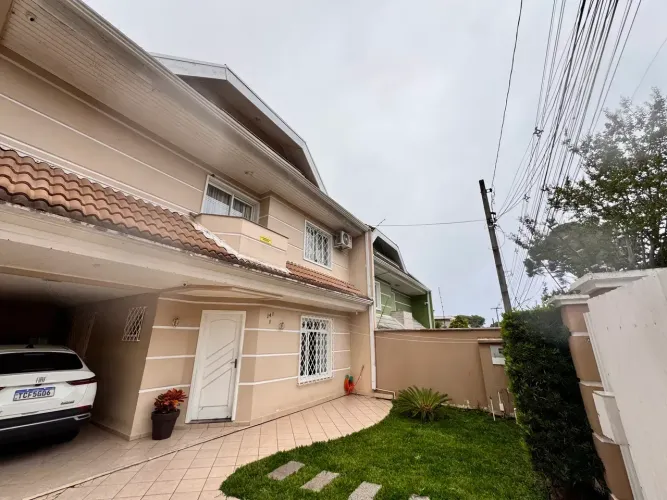 Sobrado a venda no Bacacheri - Curitiba - PR