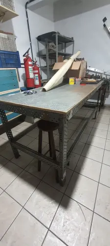 bancada de trabalho industrial para retirar