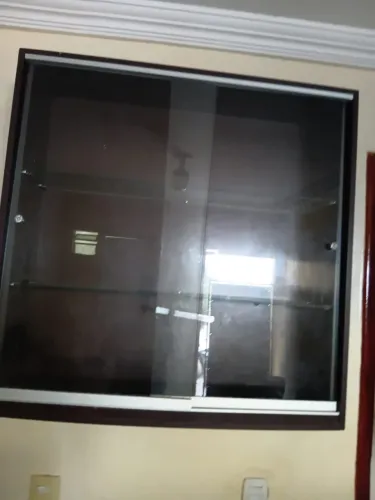 Expositor de vidro grande com trava 