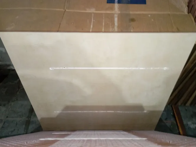 Piso cerâmico 19 M2 bege ( 35 peças)