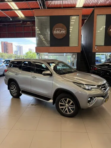 Toyota Hilux SW4 SRX 4X4 2.8 TDI 16V Dies. Aut. 2019
