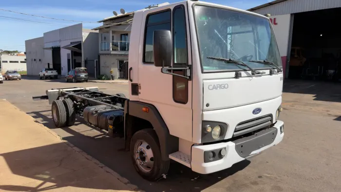 Ford Cargo 816 no chassis