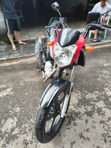 Moto Yamaha factor YBR 125 (2019)