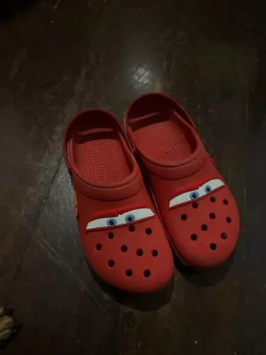 Crocs Relâmpago McQueen