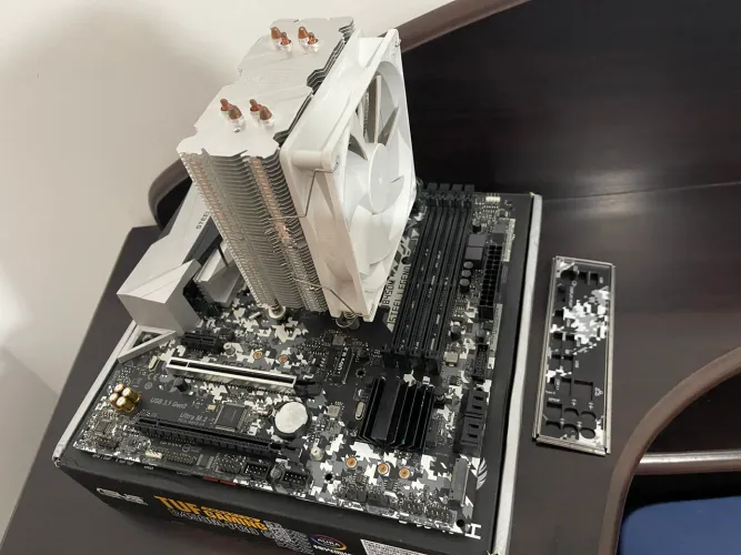 Kit Pc gamer (processador, placa mãe e cooler) detalhes na descrição)