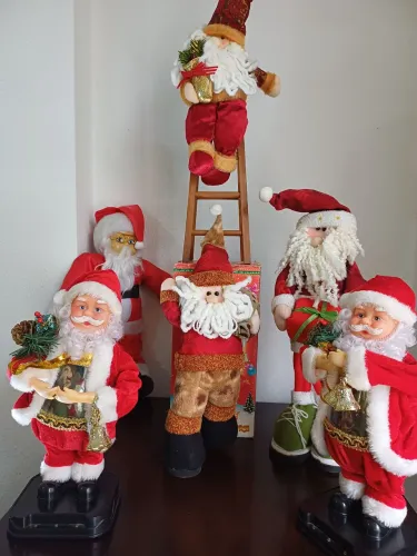 KIT Papais Noéis de Natal - Coleção Completa: Grandes, Artesanais e Musicais com Caixa