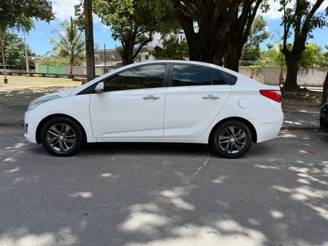 Hyundai HB20S Premium 1.6 Flex 16V Aut. 4P 2015