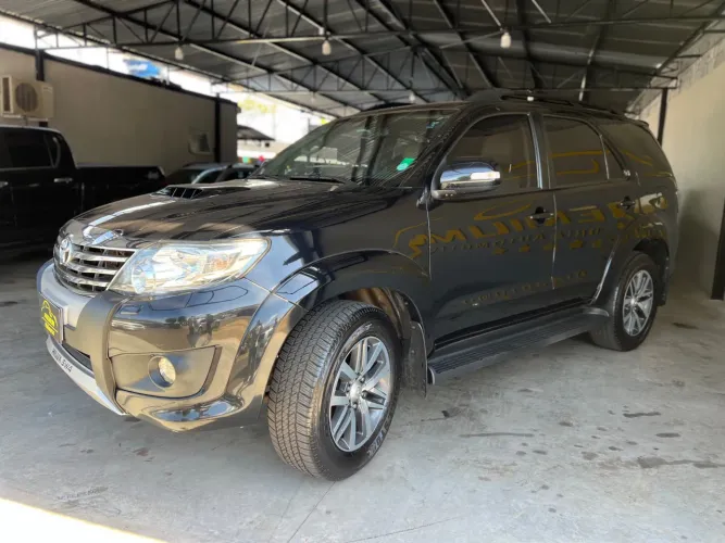 Toyota Hilux SW4 SRV D4-d 4X4 3.0 TDI Dies. AUT 2015