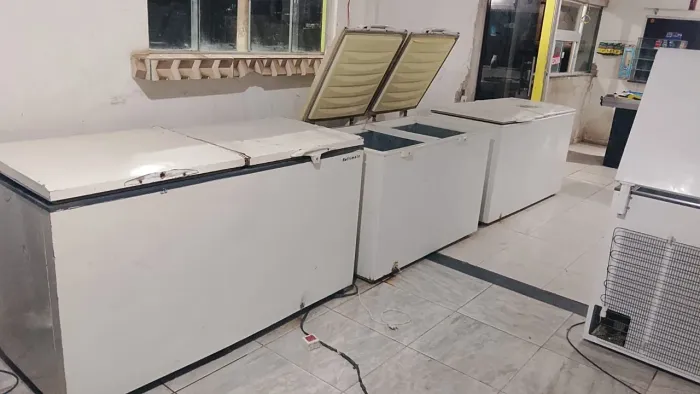 Vendo 3 freezer por 7800  *