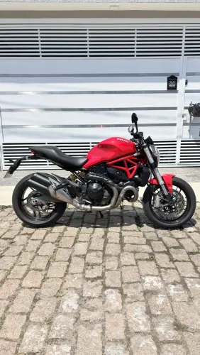 Vendo Ducati Monster 821 ano 2016 NOVAAA