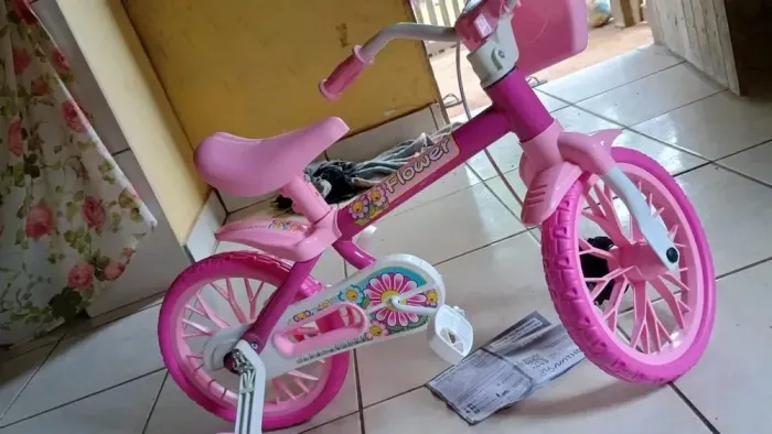 Bicicletinha de Passeio Com Garrafinha e Cestinha