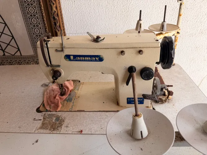 Máquina de costura Reta Industrial 
