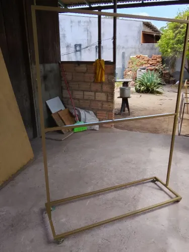 Vendo arara de roupas