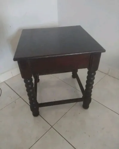Mesa de cabeceira madeira maciça antiga